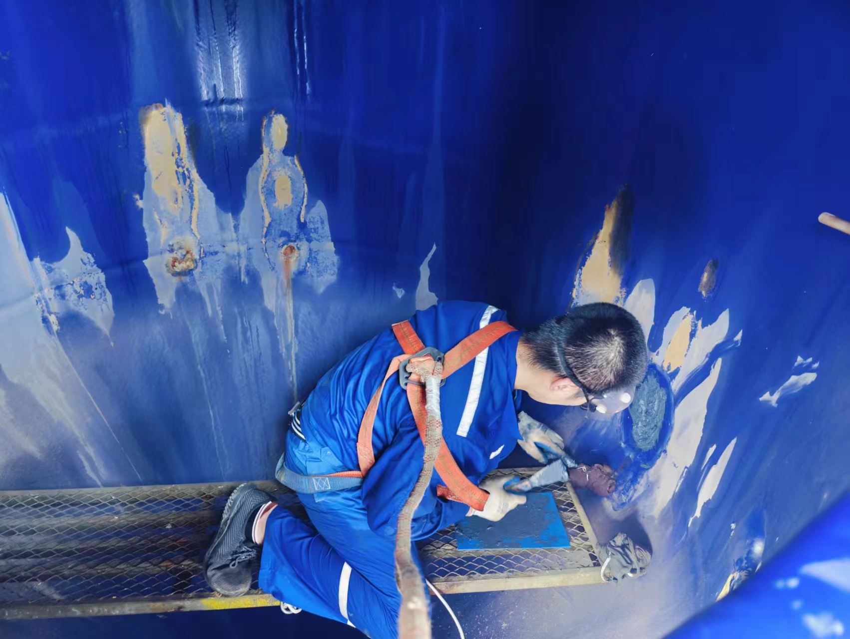 創新技術引領設備維護新篇章:漢迪可高分子復合材料助力解決氯化鎂搪瓷釜脫瓷難題(圖1) 微信圖片_20240812095603.jpg